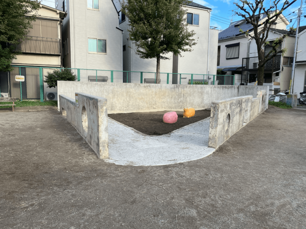 西ヶ原公園の砂場